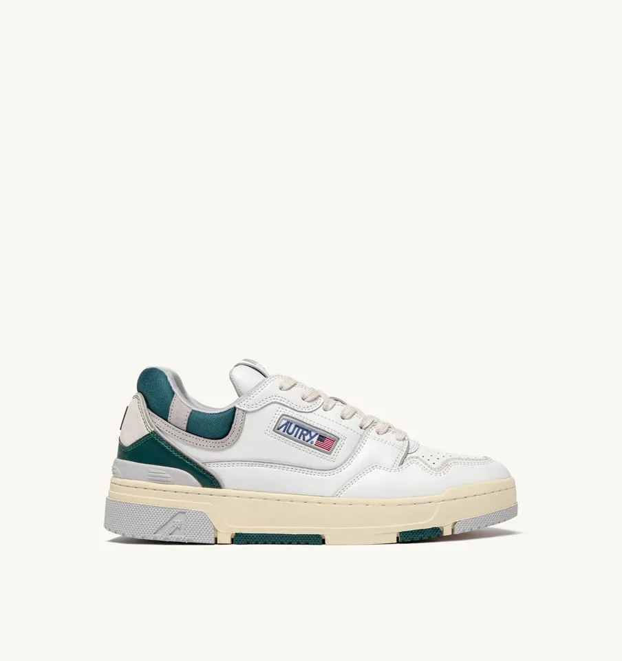 AUTRY SNEAKERS MAN  CLC LOW SNEAKERS IN WHITE AND GREEN LEATHER AND VAPOR SUEDE