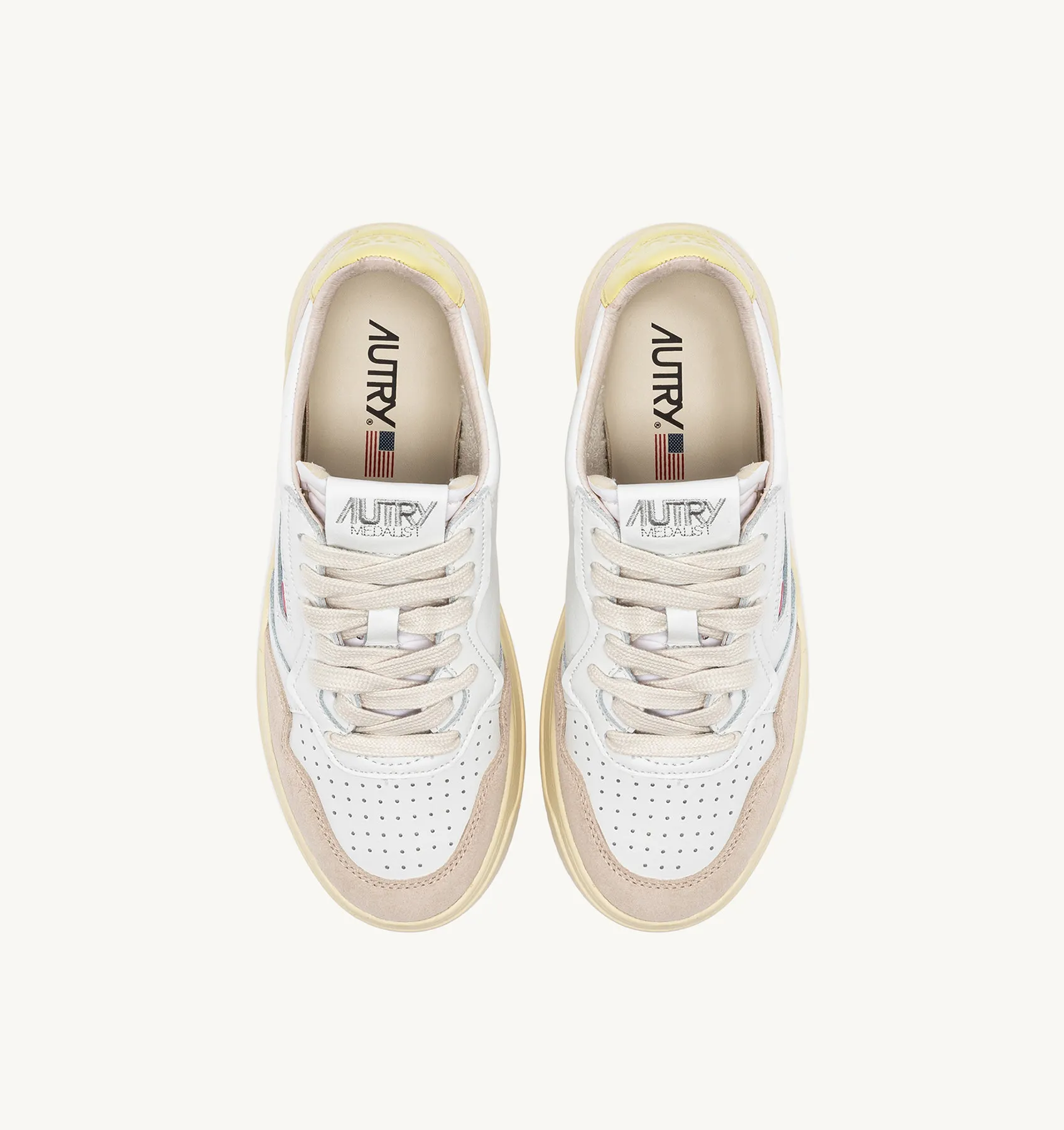 AUTRY SNEAKERS WOMAN  MEDALIST LOW SNEAKERS IN SUEDE AND LEATHER COLOR WHITE YELLOW