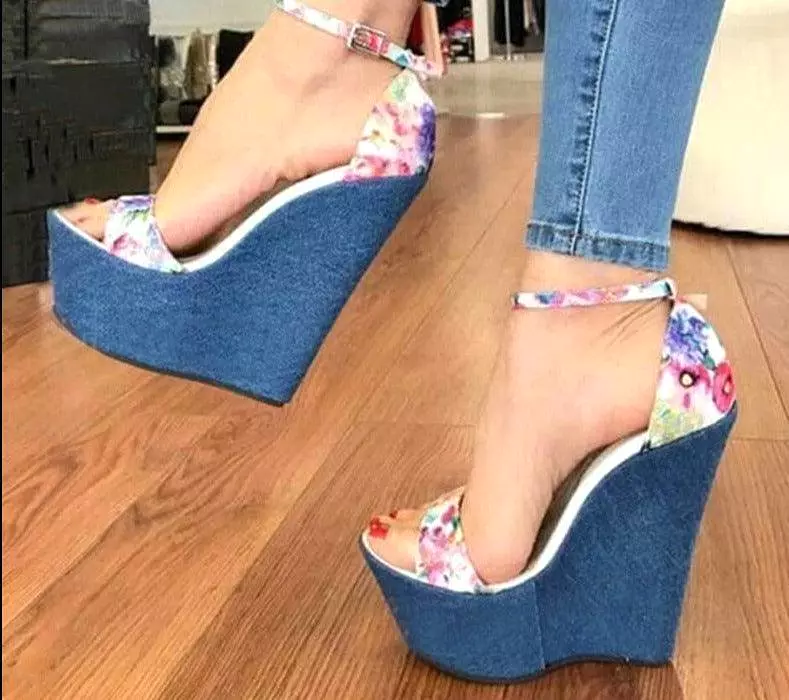 Printed Wedge Sandal Shoes