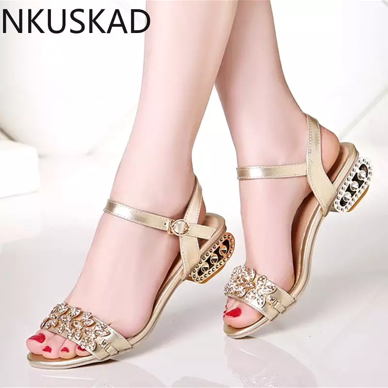 Summer Sandals Women Luxury Rhinestone Shoes Woman Elegant Casual Low Heels Chunky Heels Sandals Gold Sliver Party Wedding Shoes